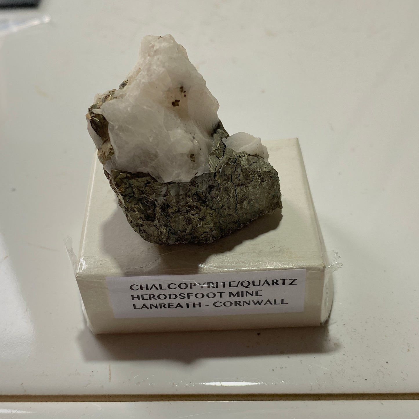 CHALCOPYRITE ON QUARTZ : HERODSFOOT MINE, CORNWALL, ENGLAND 45g MF4547