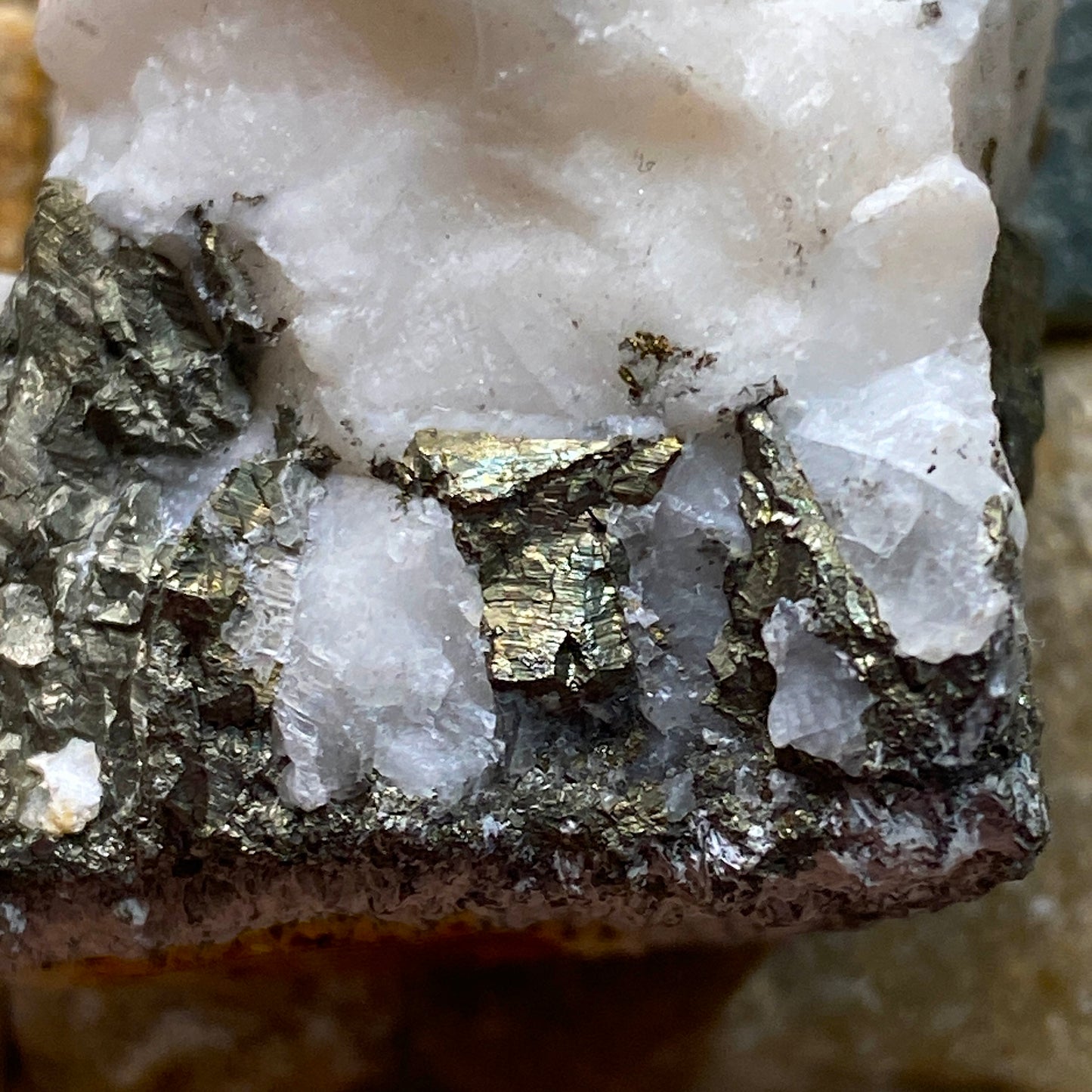 CHALCOPYRITE ON QUARTZ : HERODSFOOT MINE, CORNWALL, ENGLAND 45g MF4547