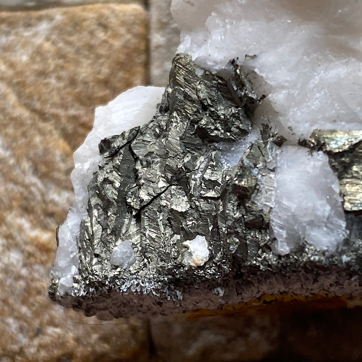 CHALCOPYRITE ON QUARTZ : HERODSFOOT MINE, CORNWALL, ENGLAND 45g MF4547