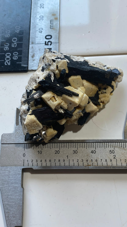AEGIRINE ON FELDSPAR : MOUNT MALOSA, ZOMBA, MALAWI, AFRICA  73g MF5188