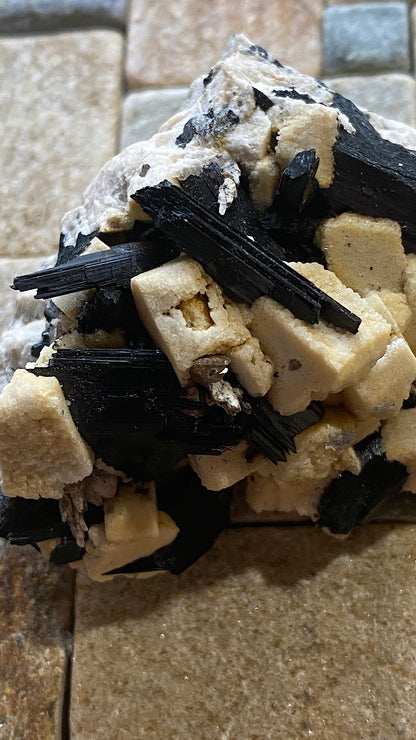 AEGIRINE ON FELDSPAR : MOUNT MALOSA, ZOMBA, MALAWI, AFRICA  73g MF5188