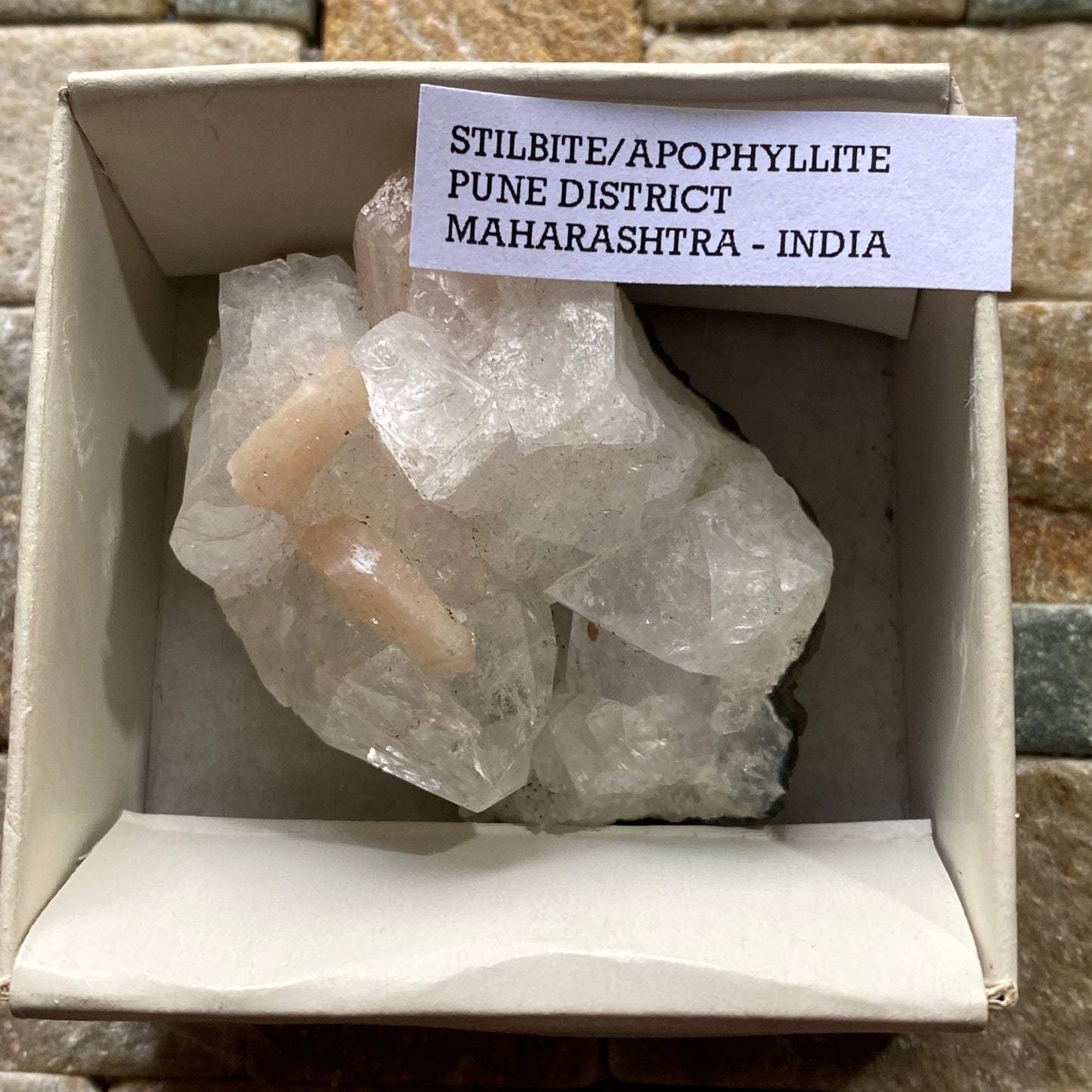STILBITE/APOPHYLLITE : PUNE DISTRICT, MAHARASHTRA, INDIA 40g MF4548