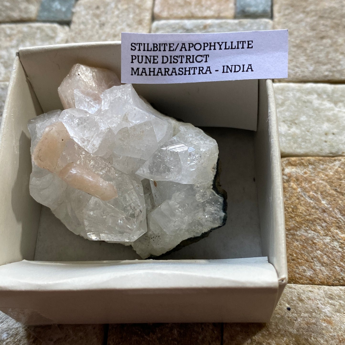 STILBITE/APOPHYLLITE : PUNE DISTRICT, MAHARASHTRA, INDIA 40g MF4548