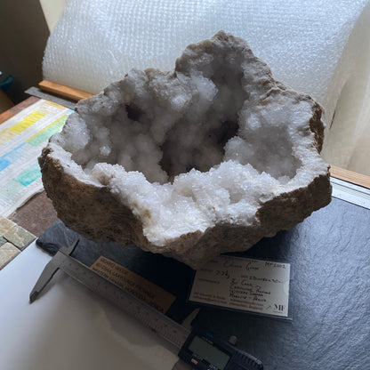 QUARTZ GEODE WONDERFUL MASSIVE PIECE FROM BU CRAA, MOROCCO 7.2kg MF2002