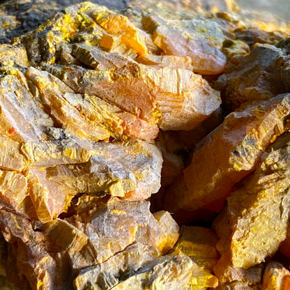 ORPIMENT FROM JIEPAIYU MINE, HUNAN, CHINA. 253g MF1350