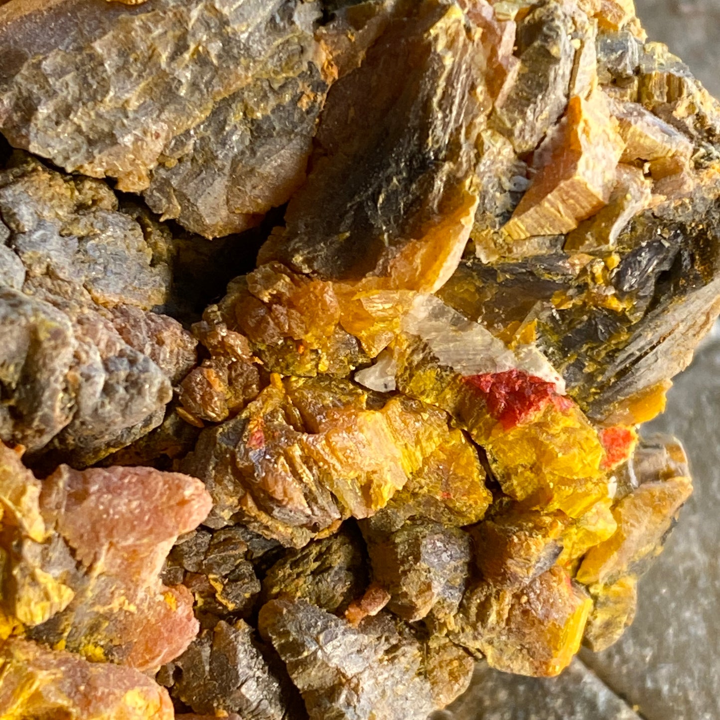 ORPIMENT FROM JIEPAIYU MINE, HUNAN, CHINA. 253g MF1350