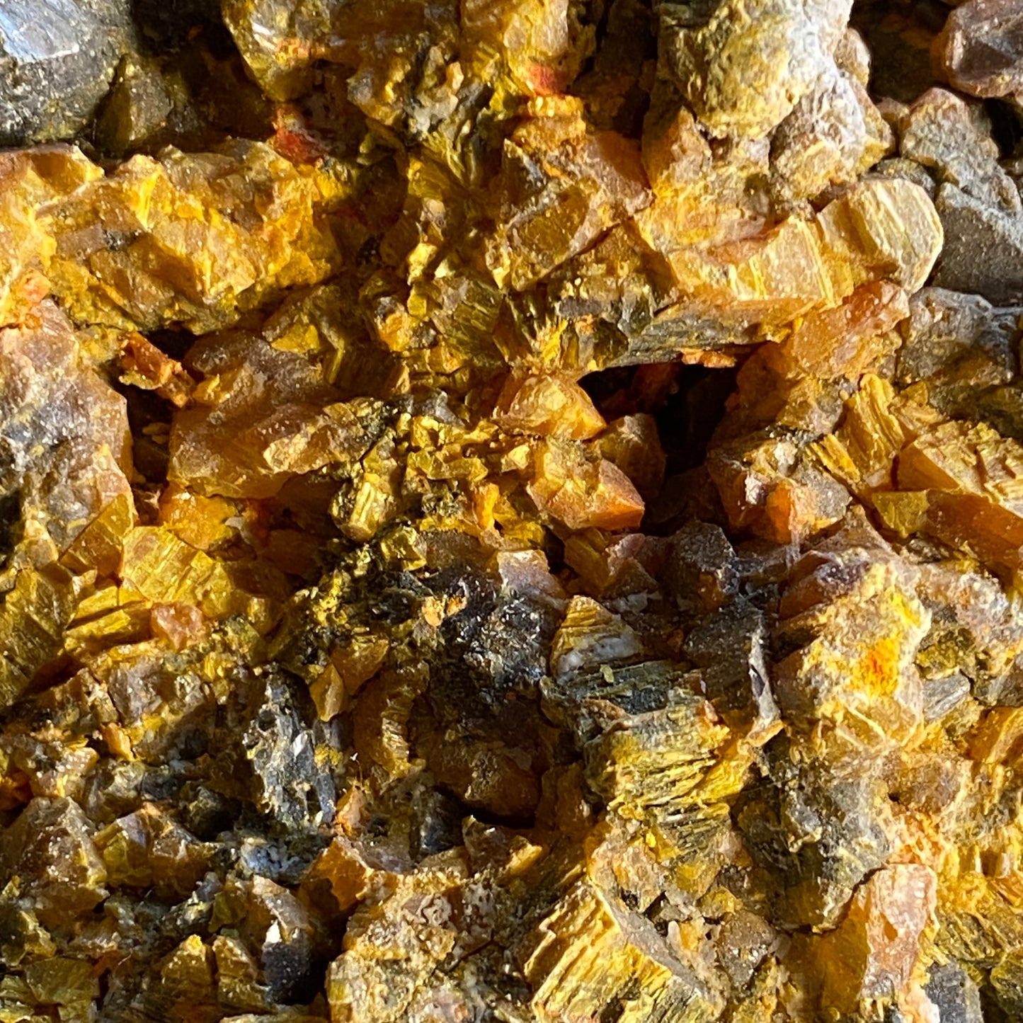 ORPIMENT FROM JIEPAIYU MINE, HUNAN, CHINA. 253g MF1350