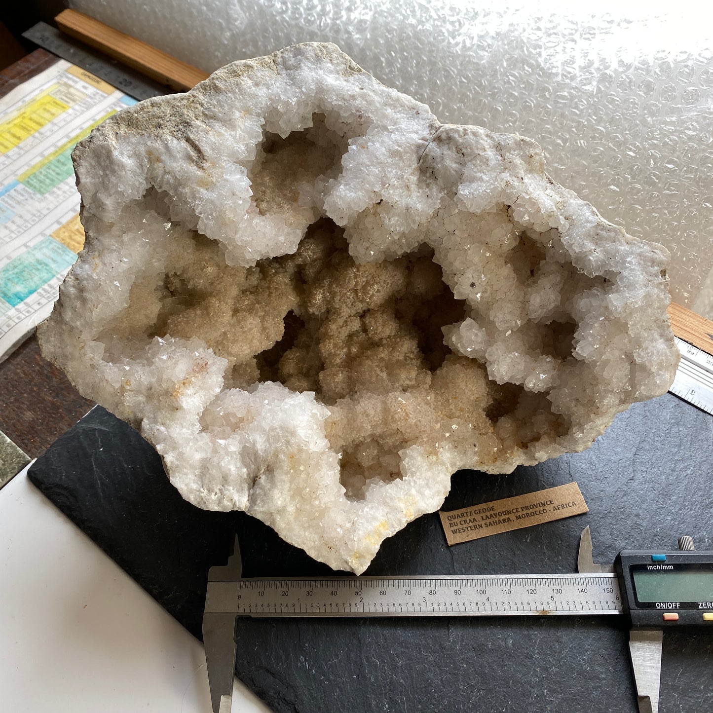 QUARTZ GEODE FROM BU CRAA, MOROCCO BEAUTIFUL SUBSTANTIAL SPECIMEN 3.2kg MF2003