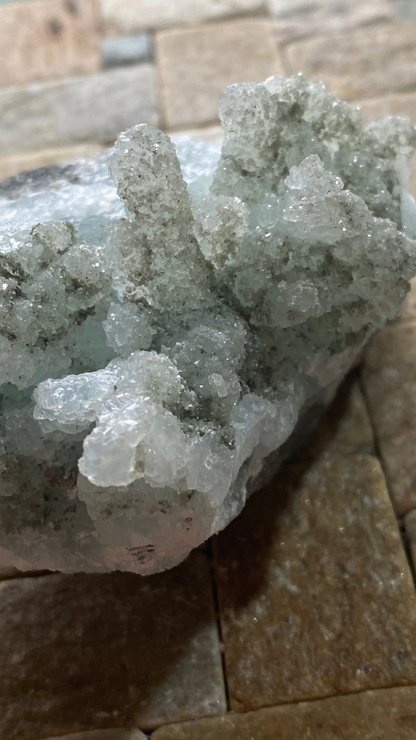 PREHNITE : FANWOOD QUARRY, WACHUNG, SOMERSET COUNTY, NEW JERSEY, U.S.A. 217g MF5191