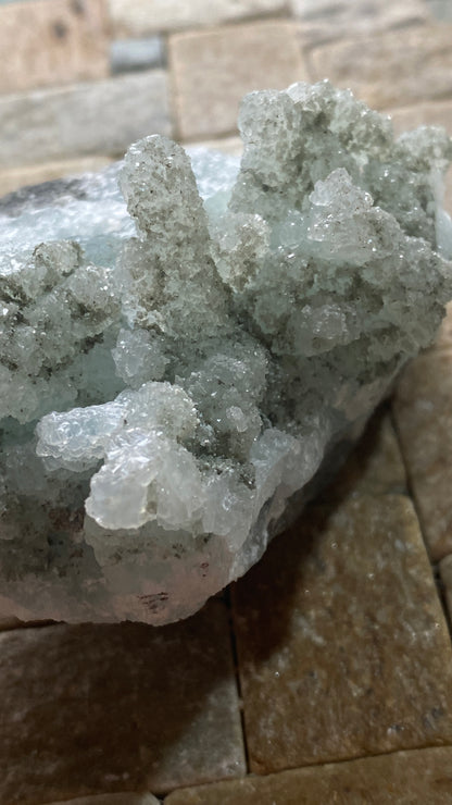 PREHNITE : FANWOOD QUARRY, WACHUNG, SOMERSET COUNTY, NEW JERSEY, U.S.A. 217g MF5191