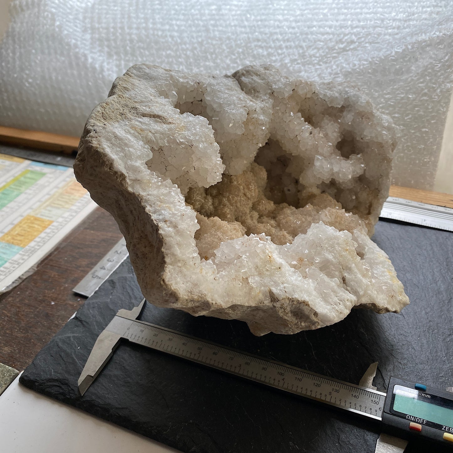 QUARTZ GEODE FROM BU CRAA, MOROCCO BEAUTIFUL SUBSTANTIAL SPECIMEN 3.2kg MF2003