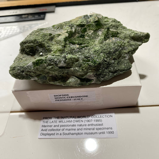 DIOPSIDE : MONTE CERVANDONE, DEVERO ALP, PIEDMONT - ITALY  304g MF4552