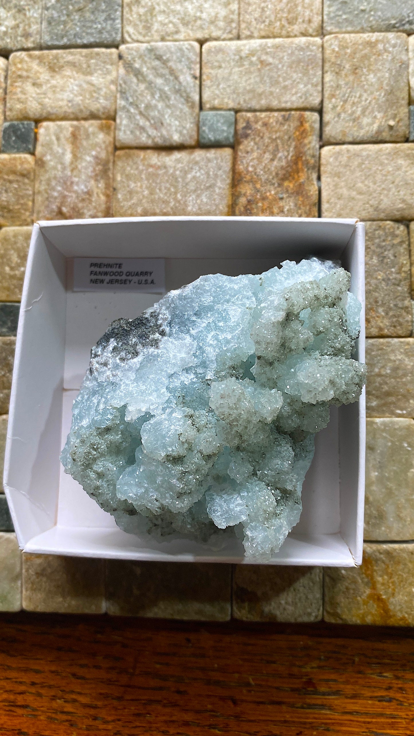 PREHNITE : FANWOOD QUARRY, WACHUNG, SOMERSET COUNTY, NEW JERSEY, U.S.A. 217g MF5191
