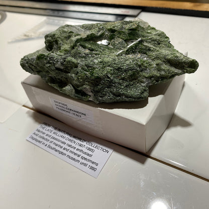 DIOPSIDE : MONTE CERVANDONE, DEVERO ALP, PIEDMONT - ITALY  304g MF4552