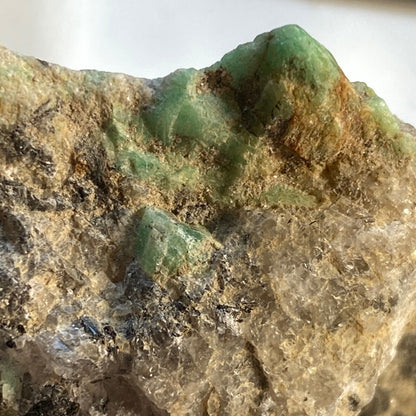 EMERALD BERYL IN MATRIX FROM MINAS GERAIS, BRAZIL 42g MF6895