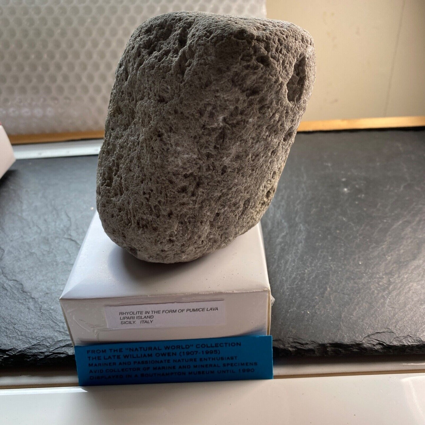 PUMICE [RHYOLITE LAVA] FROM LIPARI, SICILY, SUBSTANTIAL 559g MF1323