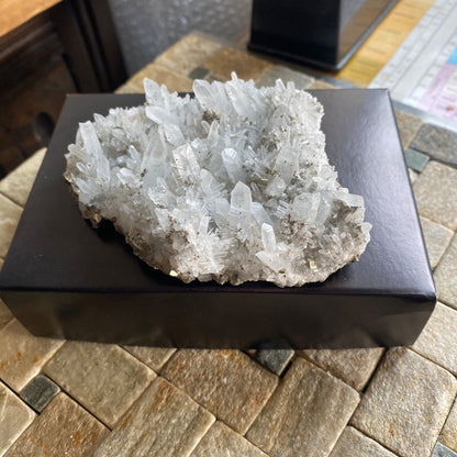 QUARTZ SUR PYRITE D'ANCASH, PÉROU 227g MF618