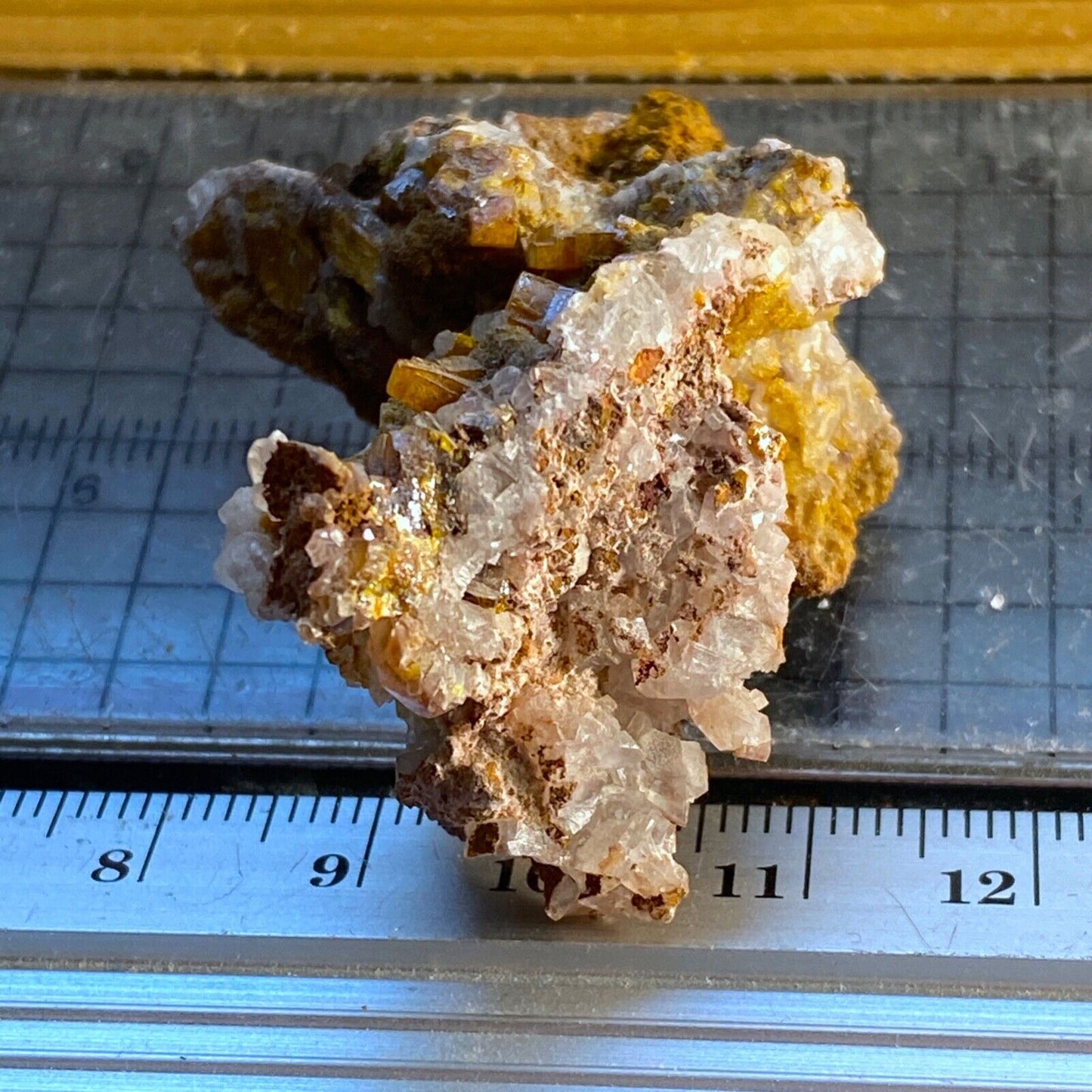 WULFENITE ON MATRIX FROM APEX MINE, MEXICO. 25g MF1190