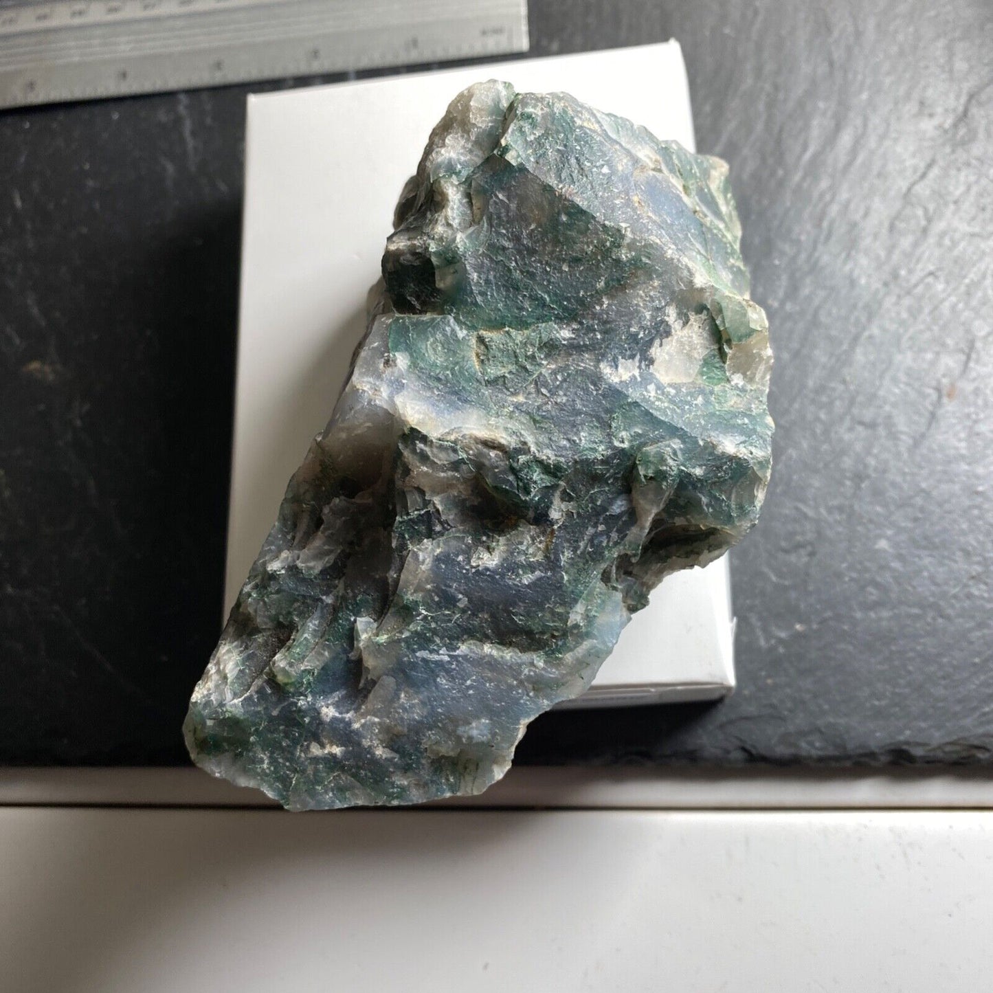 AGATE VERTE AVEC QUARTZ DE MORBI, INDE GRANDE 553g MF895