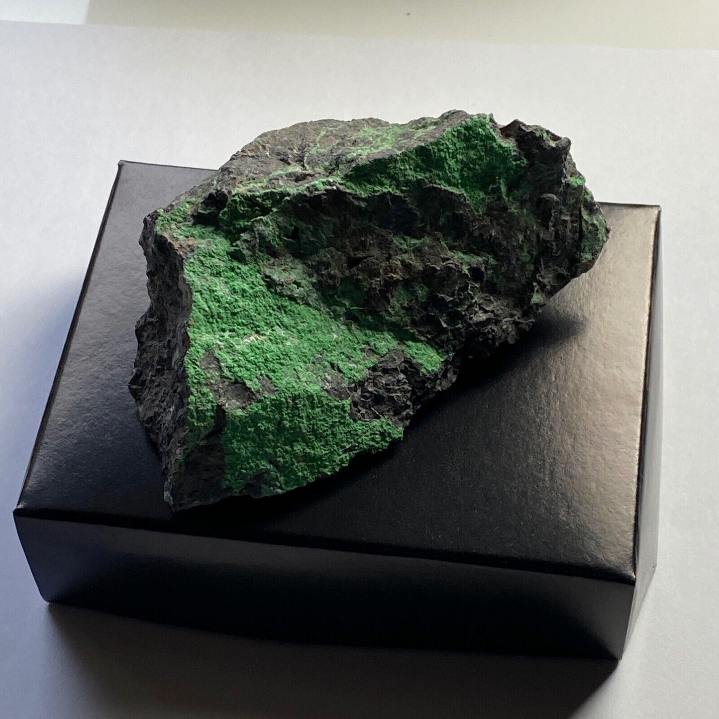 RARE SPECIMEN UVAROVITE/CHROMITE FROM GULEMAN MINES, TURKEY 195g MF6735