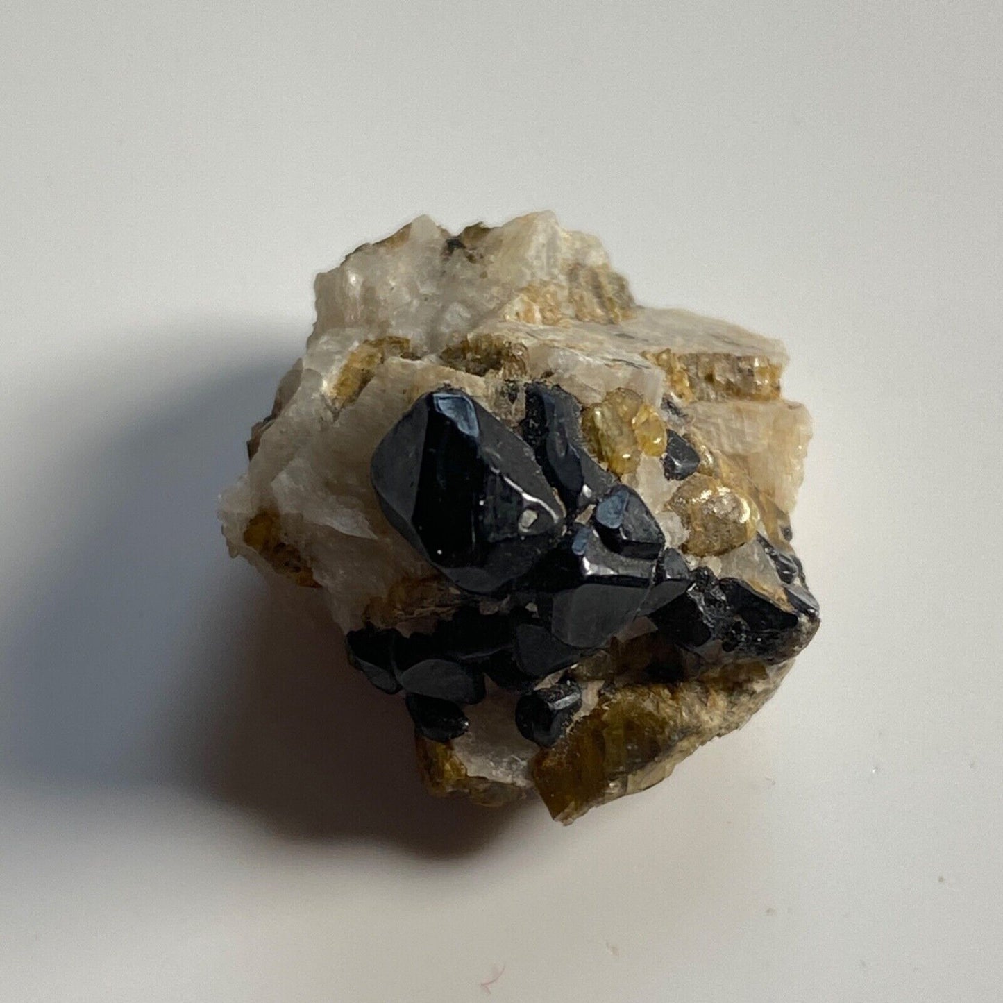 SPINELLE/OLIVINE RARE SPÉCIMEN DE LA MINE PARKER, QUÉBEC, CANADA. 5gMF1148