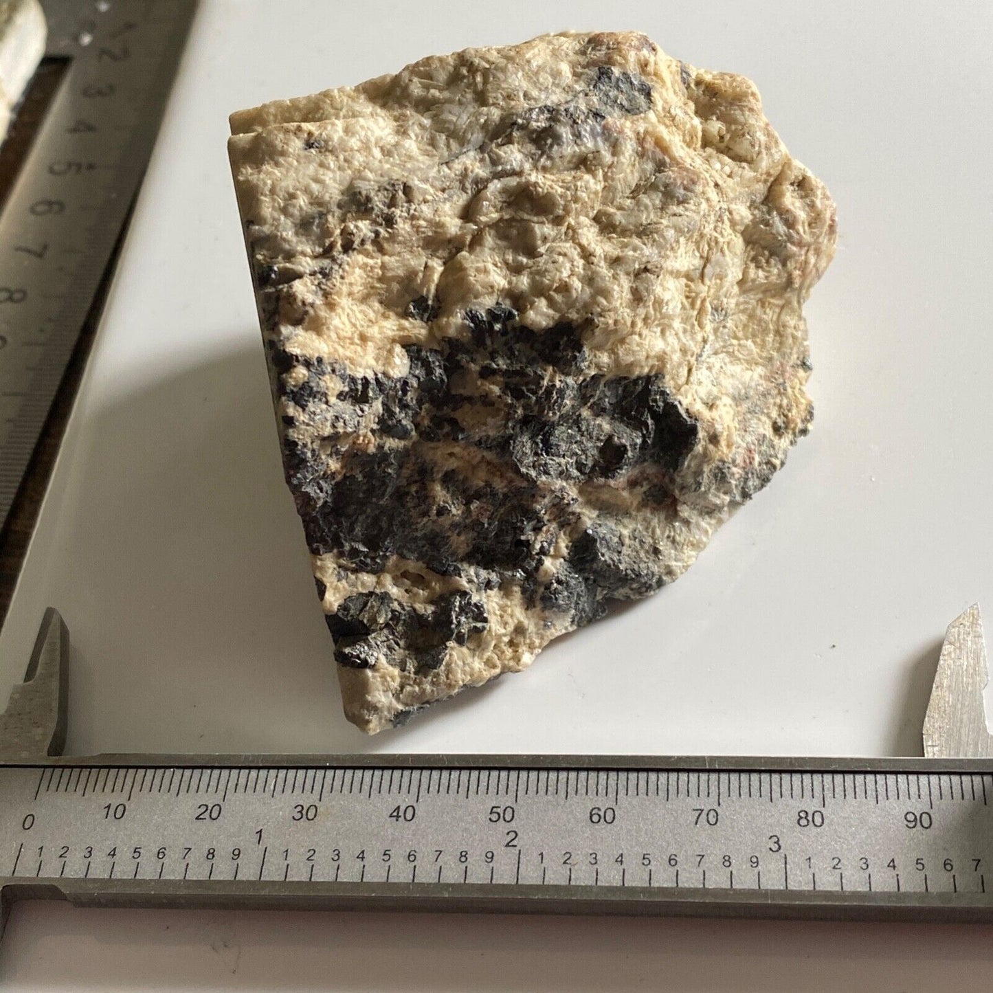 GALÈNE/SPHALERITE ETC DE BANSKA BYSTRICA, SLOVAQUIE. 350g MF982