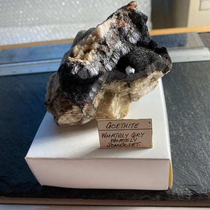 GOETHITE ON MATRIX IMPRESSIVE PIECE FROM SOMERSET 379g MF1265