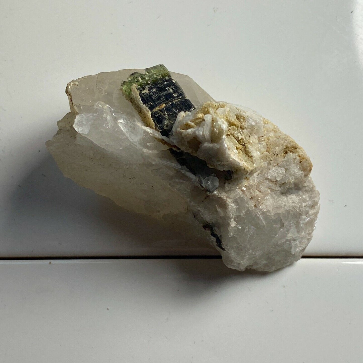 TOURMALINE EN QUARTZ &amp; ALBITE DE SKARDU, PAKISTAN 115g MF1334