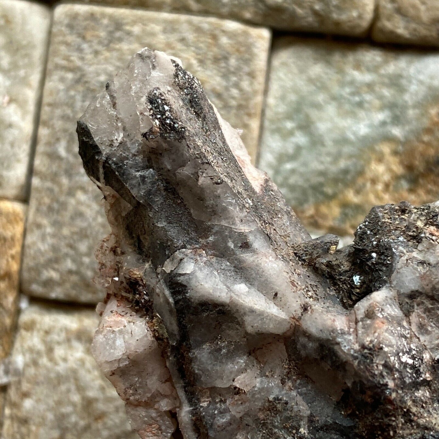 QUARTZ WITH TRACES OF SPECULARITE BOTALLACK MINE CORNWALL 126g MF13