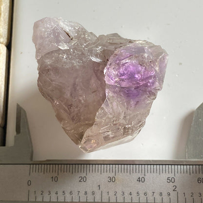 QUARTZ WITH AMETHYST GHOSTING UNUSUAL AND LOVELY SPECIMEN 87g MF1412