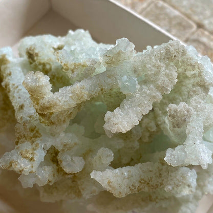 PREHNITE RARE AND IMPRESSIVE PIECE FROM MALAD QUARRY, INDIA 152g MF1328