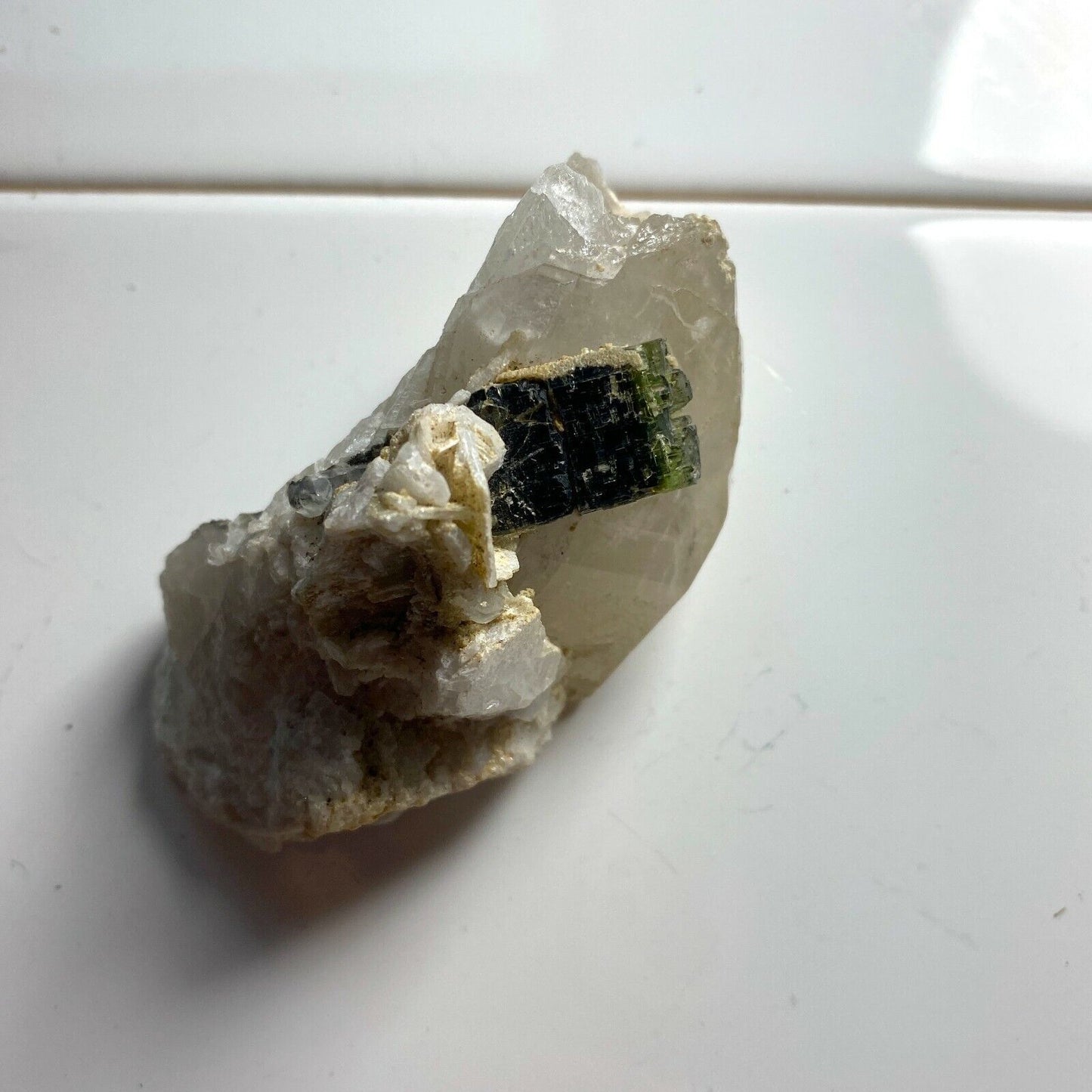 TOURMALINE EN QUARTZ &amp; ALBITE DE SKARDU, PAKISTAN 115g MF1334