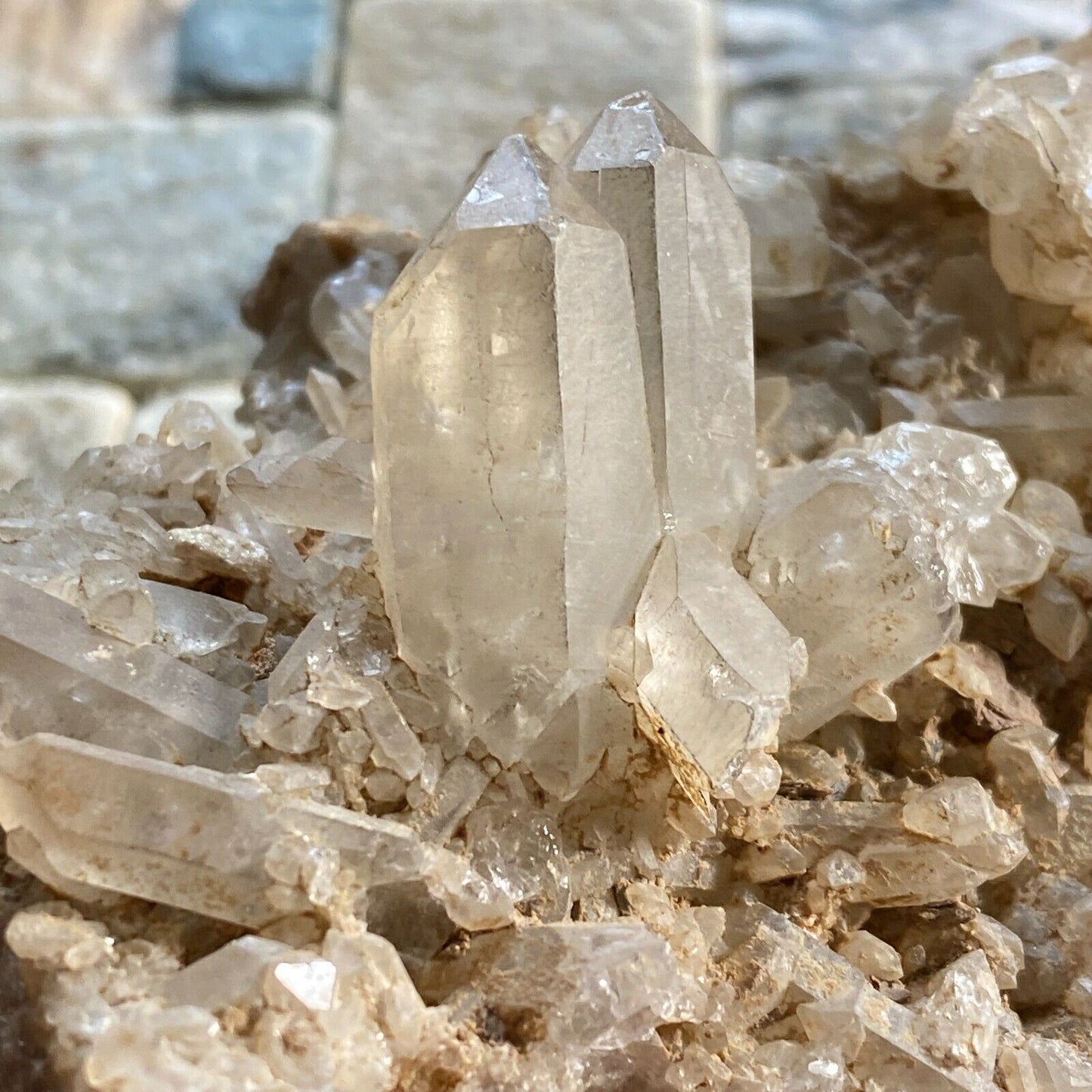 ENSAMBLAJE DE CRISTAL DE CUARZO DE MINAS GERAIS, BRASIL 130g MF6253