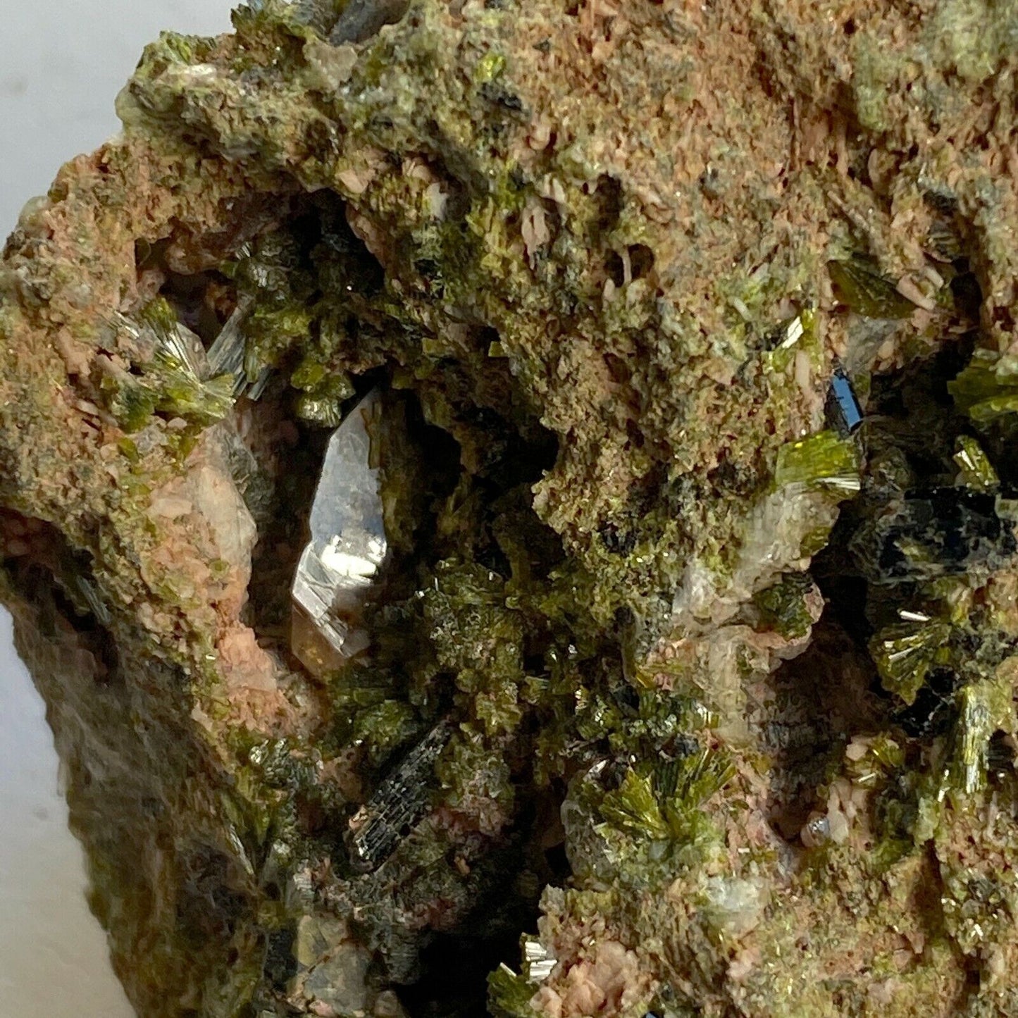 EPIDOTE DE TAFILALET, MAROC 88g MF9766