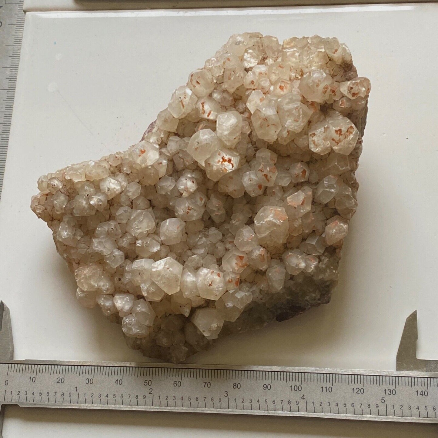 CALCITE AVEC HÉMATITE ÉCHANTILLON INHABITUEL DE LA MINE STANK, CUMBRIA LARGE 473gMF1177