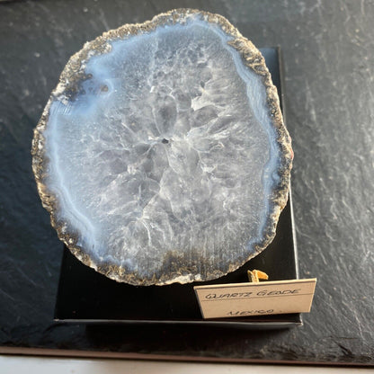 GEODA DE CUARZO/CALCEDONIA DE MÉXICO. 240g MF1278