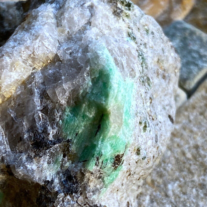 EMERALD BERYL IN MATRIX FROM MINAS GERAIS, BRAZIL 42g MF6895