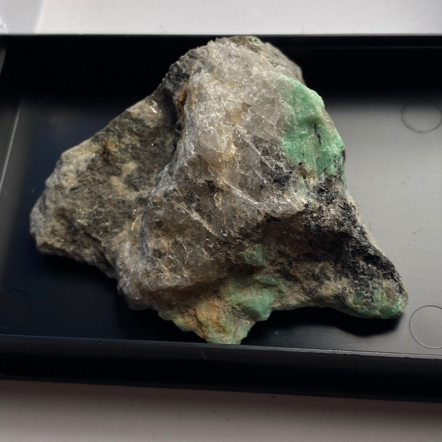 EMERALD BERYL IN MATRIX FROM MINAS GERAIS, BRAZIL 42g MF6895