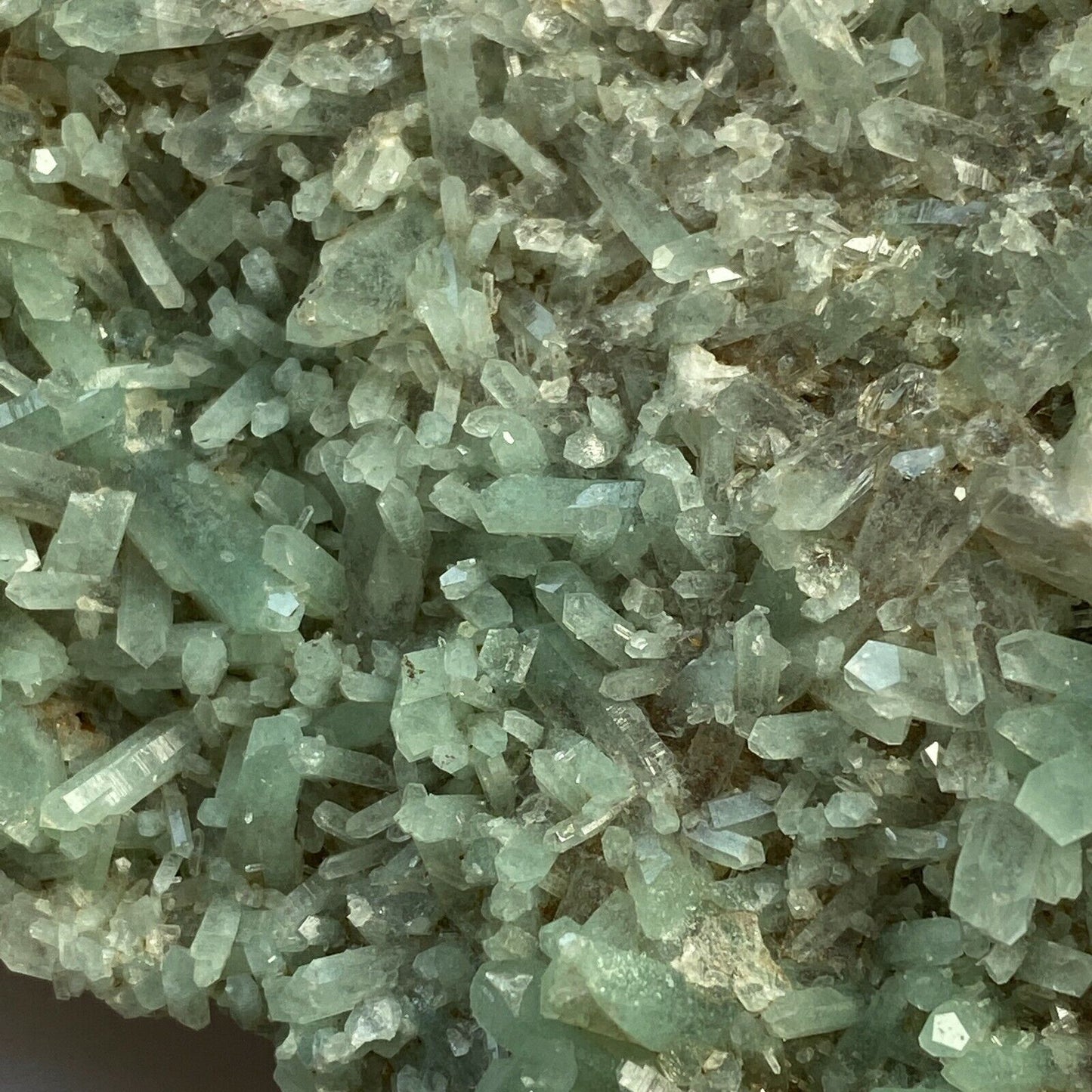 CUARZO FUCHSITE DE CHAGAI PAKISTÁN 119g MF1336