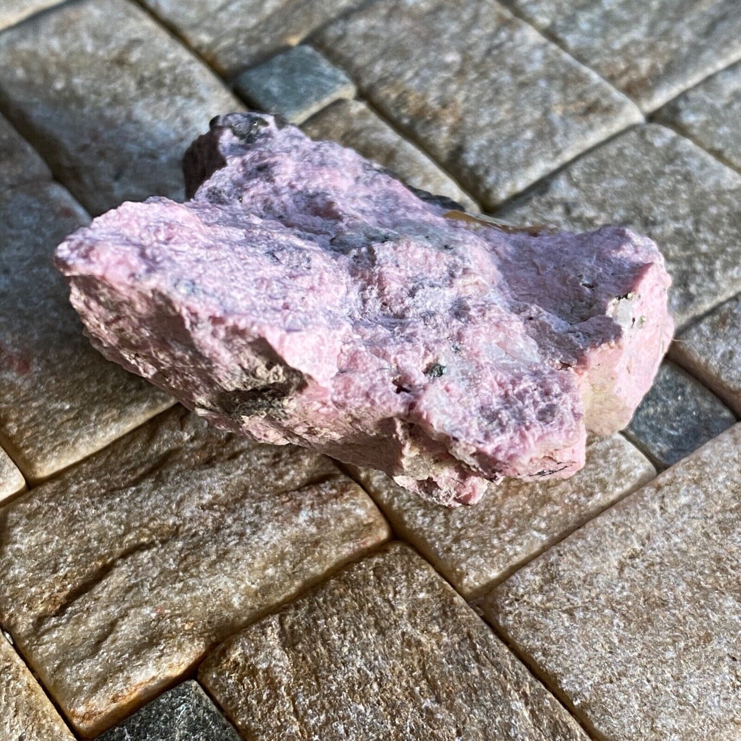 RHODONITE DE LA MINE DE SAN MARTIN, ANCASH, PÉROU. 66g MF1254