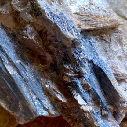 KYANITE WITH MUSCOVITE FROM BORISOVSKIE, RUSSIA 247g MF1263