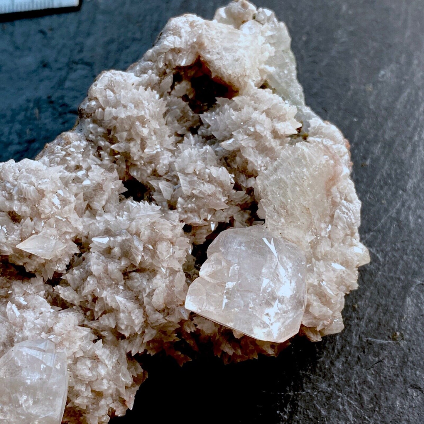 CALCITE UNUSUAL PIECE FROM DAYE, HUBEI, CHINA 325g MF870