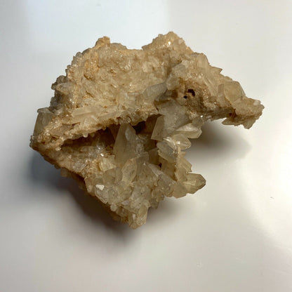 ENSAMBLAJE DE CRISTAL DE CUARZO DE MINAS GERAIS, BRASIL 130g MF6253