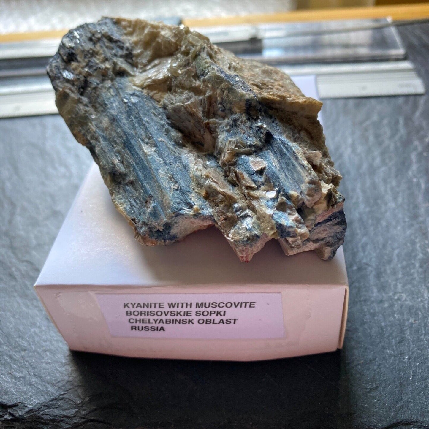 KYANITE WITH MUSCOVITE FROM BORISOVSKIE, RUSSIA 247g MF1263