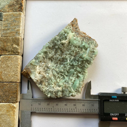 CUARZO FUCHSITE DE CHAGAI PAKISTÁN 119g MF1336