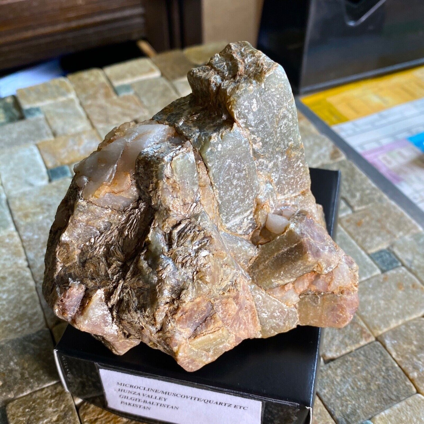 MICROCLINE/MUSCOVITE ETC FROM THE HUNZA VALLEY, PAKISTAN 398g MF1063