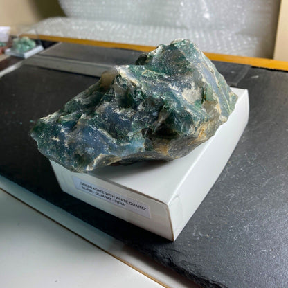 ÁGATA VERDE CON CUARZO DE MORBI, INDIA GRANDE 553g MF895