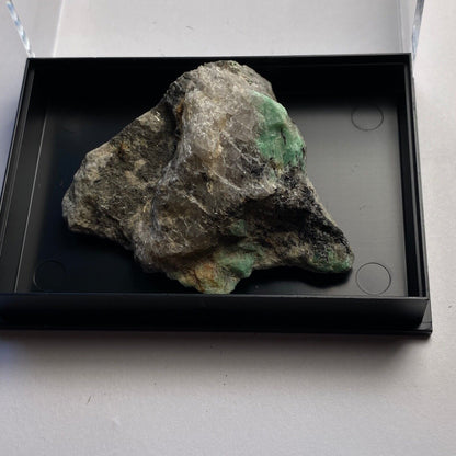 EMERALD BERYL IN MATRIX FROM MINAS GERAIS, BRAZIL 42g MF6895