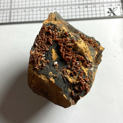 VANADINITE SUR MATRICE DE YAOUZ, MAROC substantiel 340g MF9852