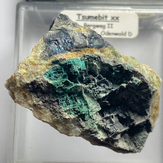 BROCHANTITE/PYROMORFITE ETC DE TSUMEB. 44g MF6993